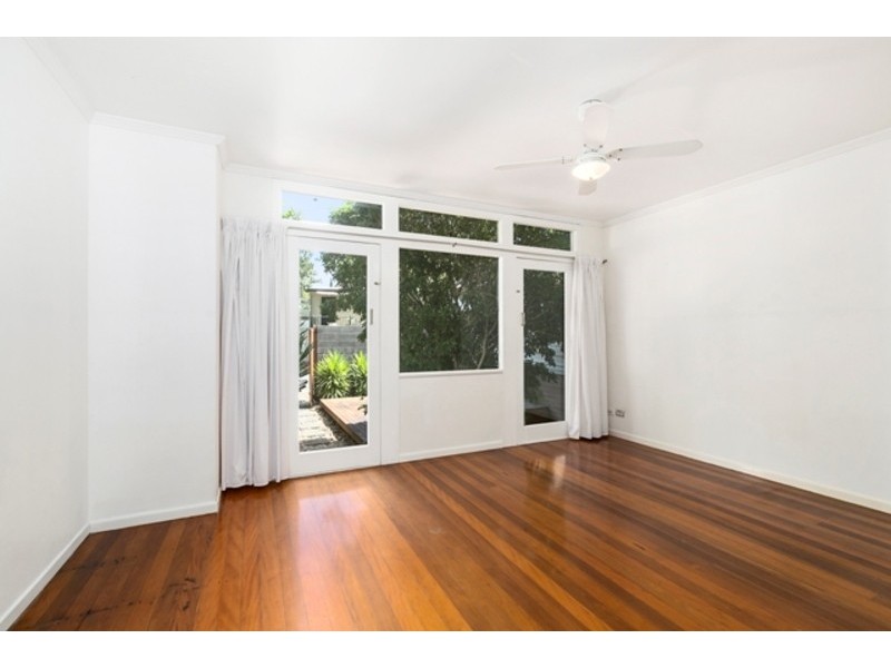 6  West King Lane, Southport QLD 4215