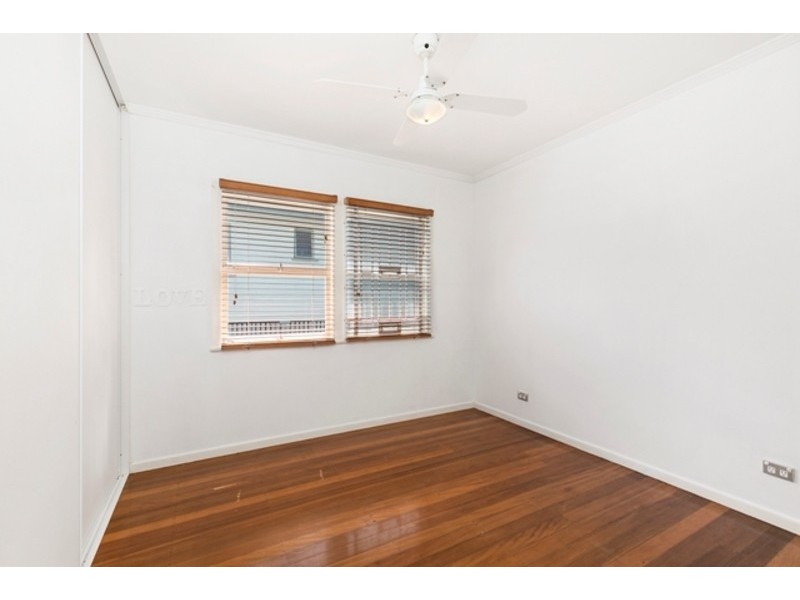 6  West King Lane, Southport QLD 4215