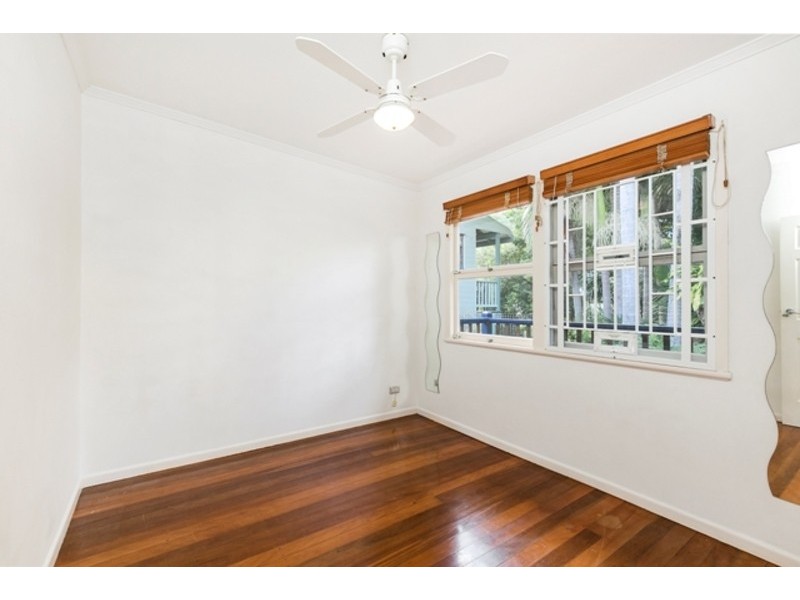 6  West King Lane, Southport QLD 4215