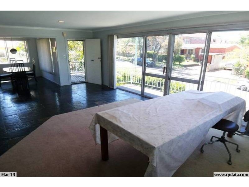 4 Ewan Street, Southport QLD 4215