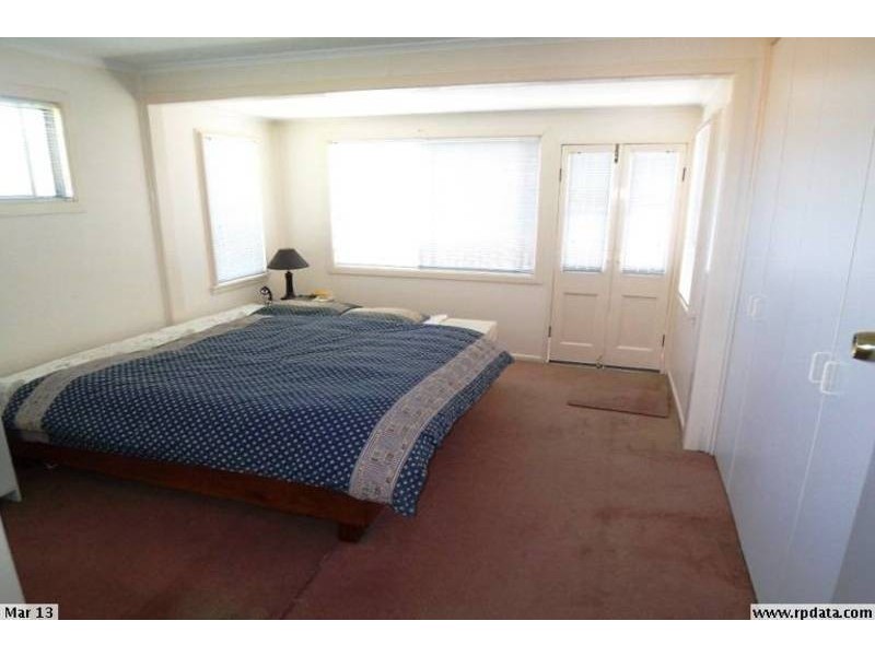 4 Ewan Street, Southport QLD 4215