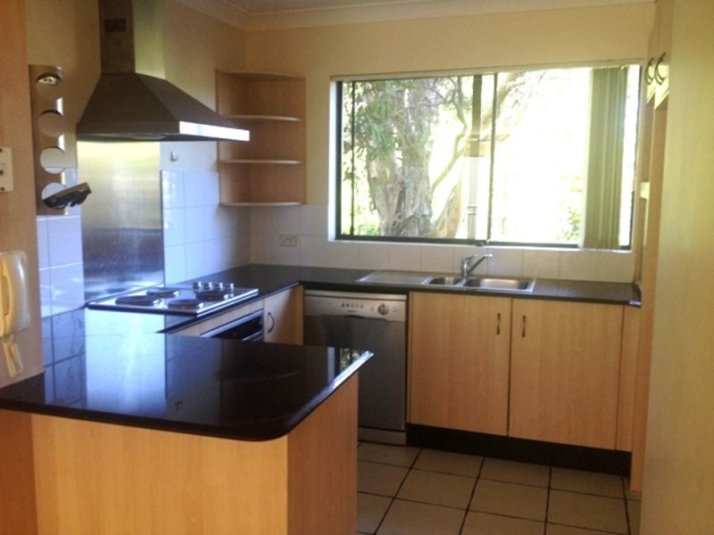 3/129 Muir Street, Labrador QLD 4215