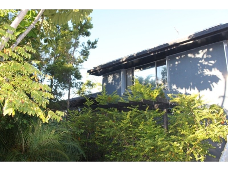 37 Kumbari Avenue, Southport QLD 4215