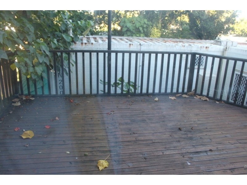 37 Kumbari Avenue, Southport QLD 4215