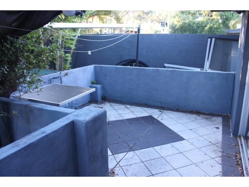 37 Kumbari Avenue, Southport QLD 4215