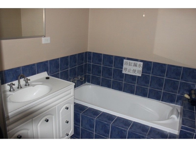 37 Kumbari Avenue, Southport QLD 4215