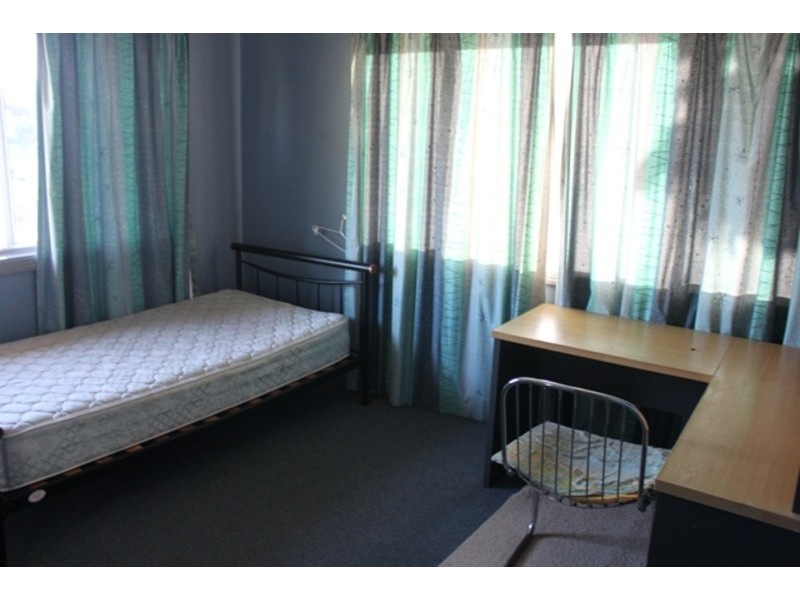 37 Kumbari Avenue, Southport QLD 4215