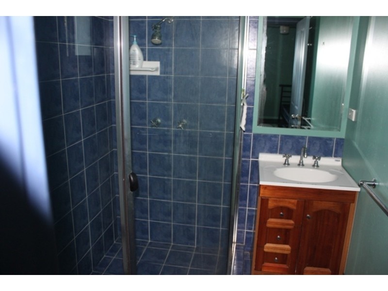 37 Kumbari Avenue, Southport QLD 4215