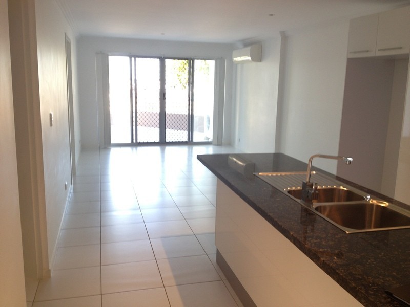 5/161 Marine Parade, Southport QLD 4215