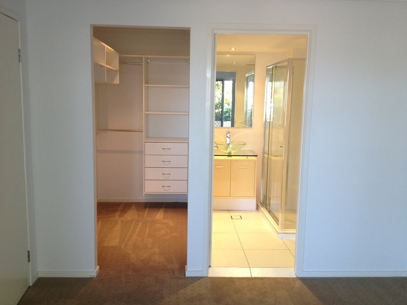 5/161 Marine Parade, Southport QLD 4215