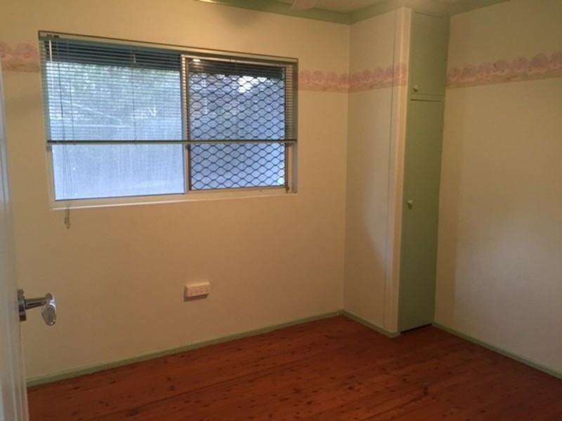 8 Cooleroo Street, Southport QLD 4215