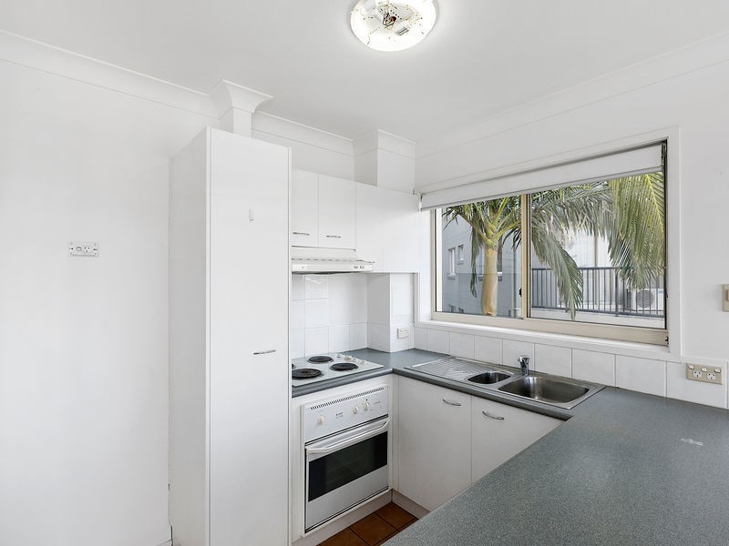 10/416 Marine Parade, Biggera Waters QLD 4216