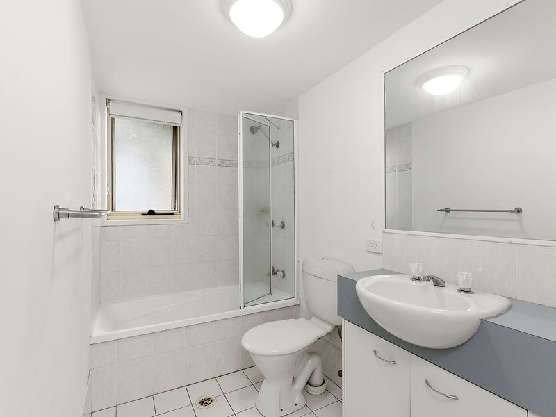 10/416 Marine Parade, Biggera Waters QLD 4216