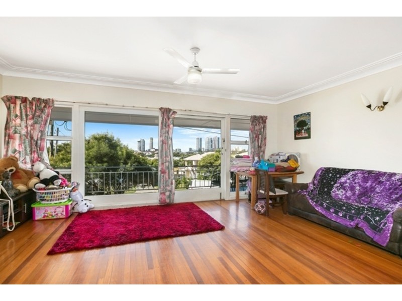 18 Beatty Street, Southport QLD 4215