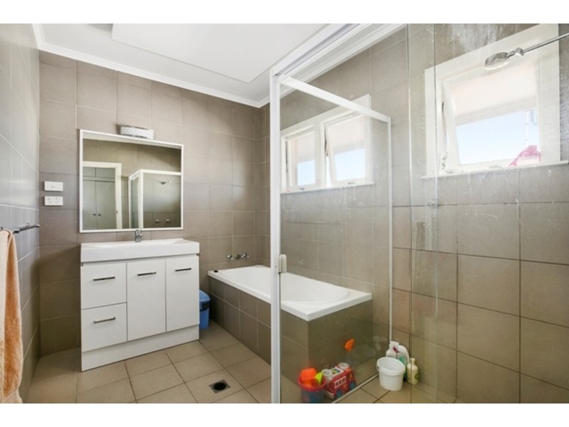 18 Beatty Street, Southport QLD 4215