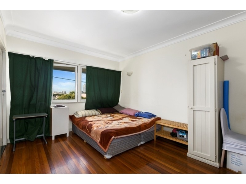 18 Beatty Street, Southport QLD 4215