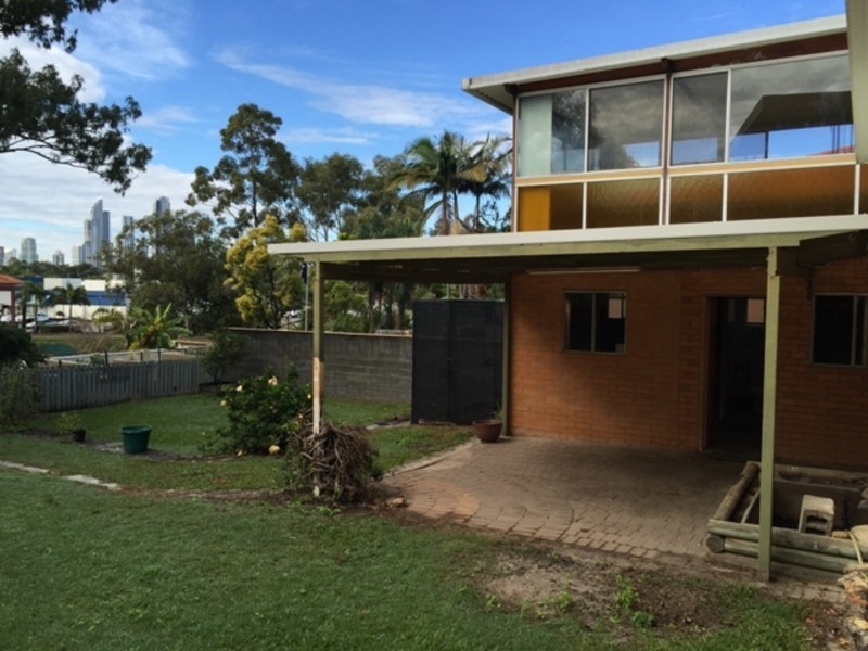 22 Petersen Avenue, Southport QLD 4215