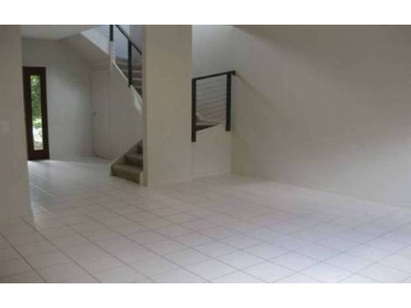 4/73 Benowa Road, Southport QLD 4215