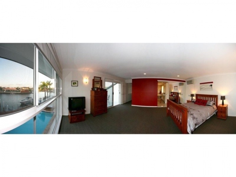 4 Lobster Pot Place, Runaway Bay QLD 4216