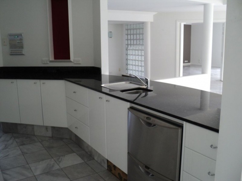 4 Lobster Pot Place, Runaway Bay QLD 4216