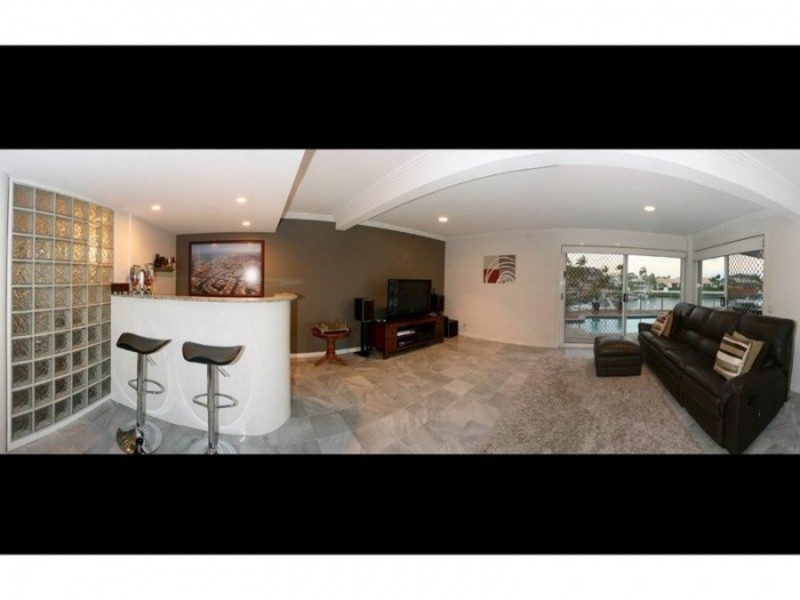 4 Lobster Pot Place, Runaway Bay QLD 4216