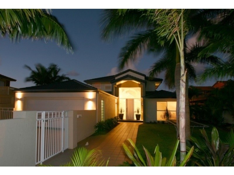 4 Lobster Pot Place, Runaway Bay QLD 4216