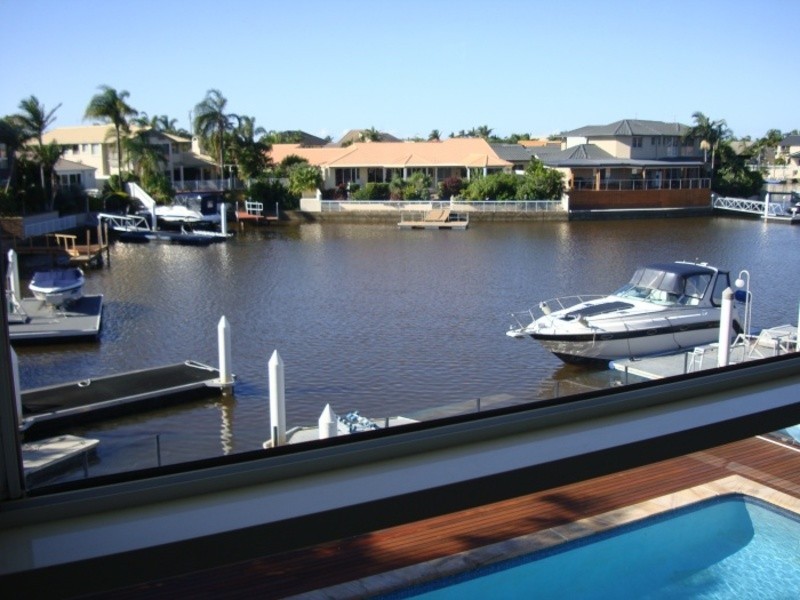 4 Lobster Pot Place, Runaway Bay QLD 4216