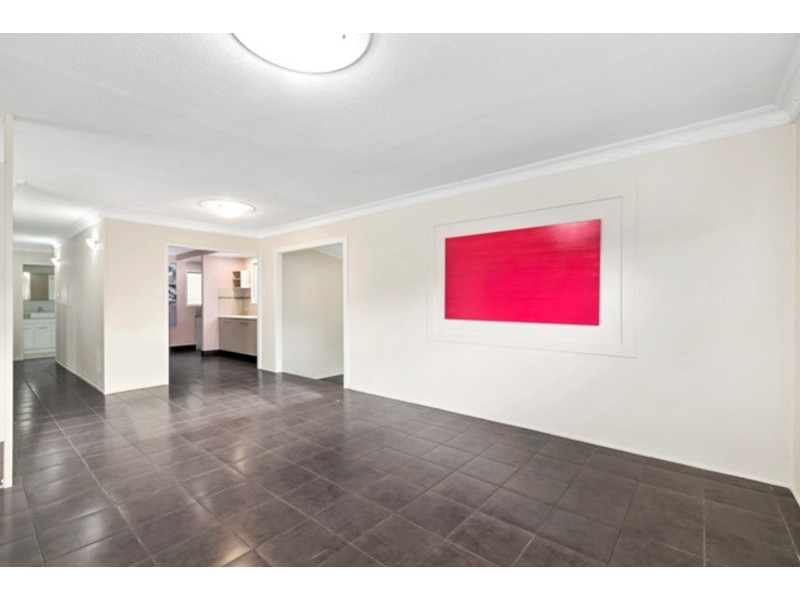 14 Elaine Street, Southport QLD 4215