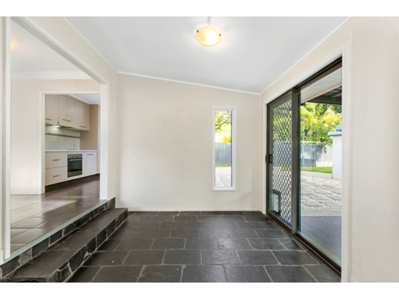 14 Elaine Street, Southport QLD 4215