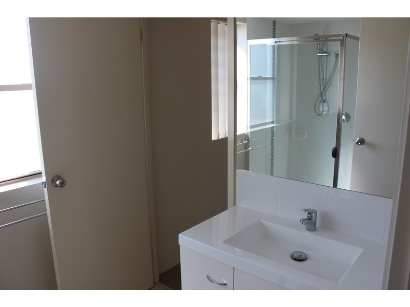 6/4 Sykes Court, Southport QLD 4215