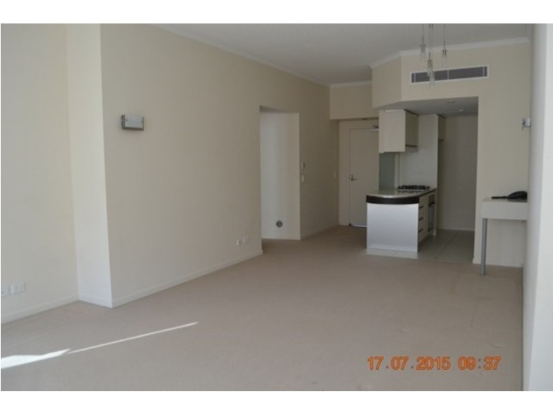 12P/28 Bayview Street, Southport QLD 4215