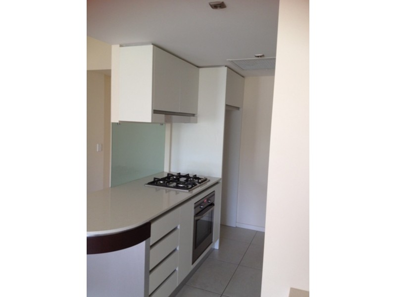 12P/28 Bayview Street, Southport QLD 4215