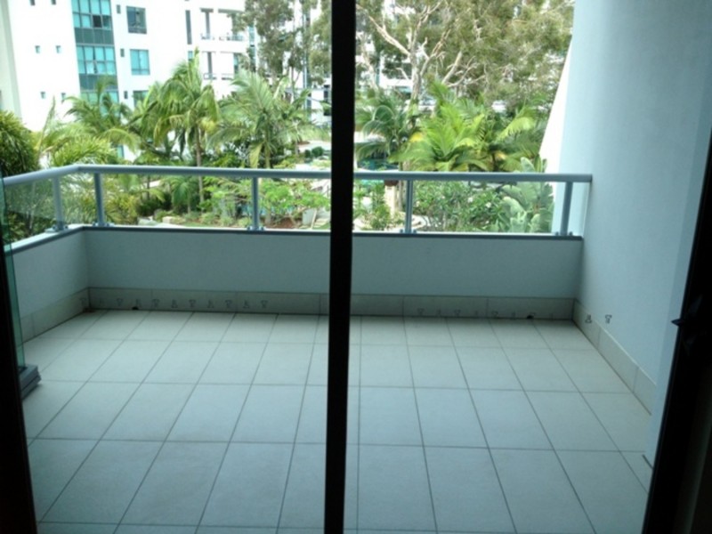 12P/28 Bayview Street, Southport QLD 4215