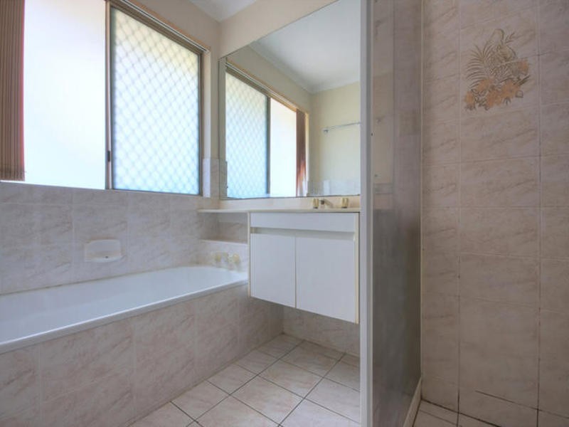 5 Cook Close, Southport QLD 4215
