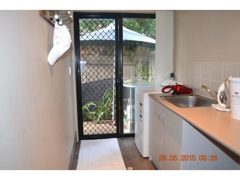 2/51 Ashbourne Terrace, Biggera Waters QLD 4216