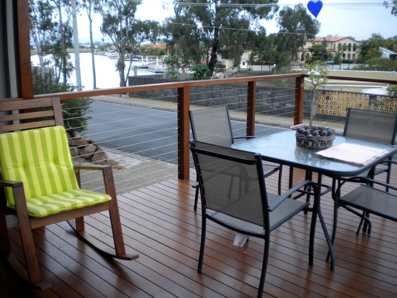 2/51 Ashbourne Terrace, Biggera Waters QLD 4216