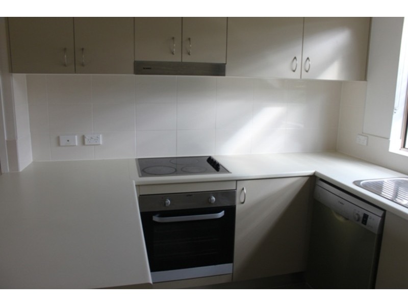 9/13d Wyndham Avenue, Southport QLD 4215