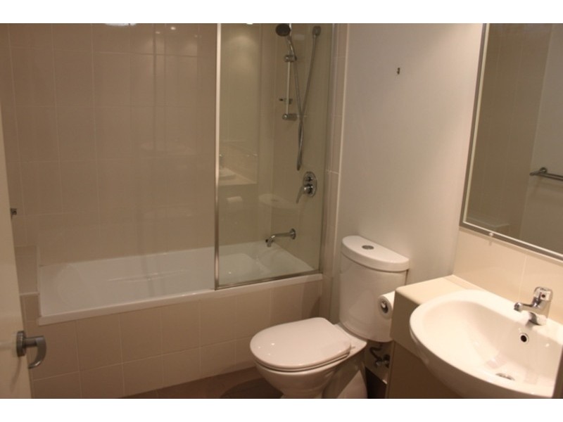 9/13d Wyndham Avenue, Southport QLD 4215