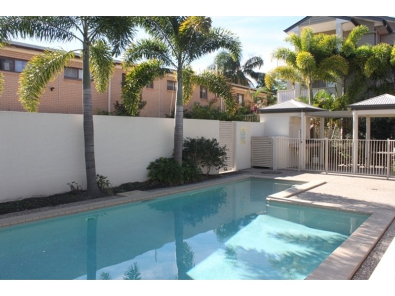 9/13d Wyndham Avenue, Southport QLD 4215