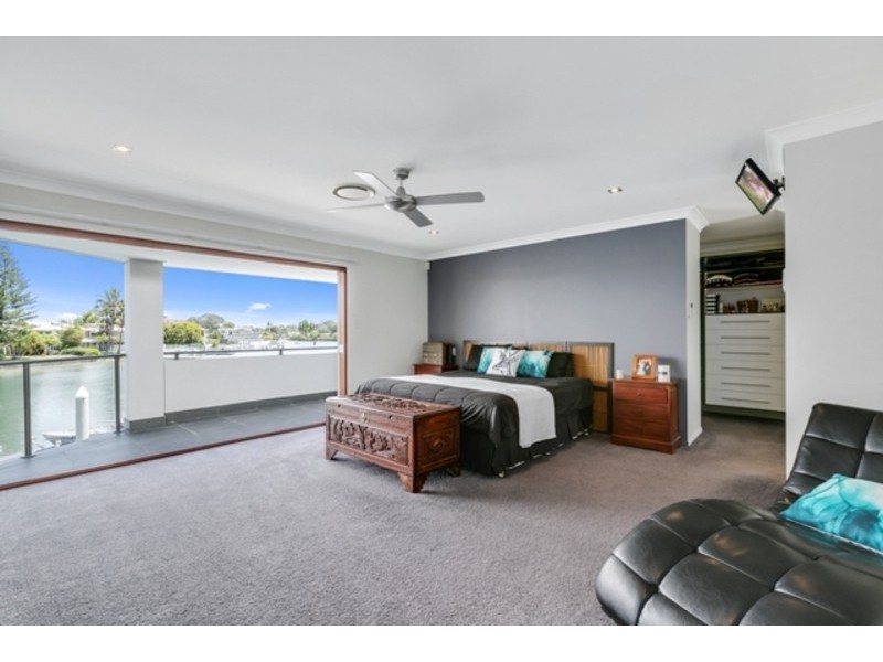 50 Back Street, Biggera Waters QLD 4216