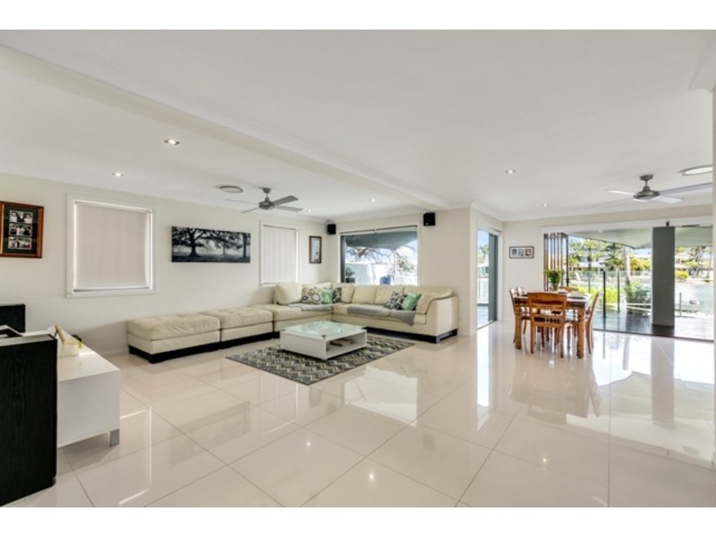 50 Back Street, Biggera Waters QLD 4216