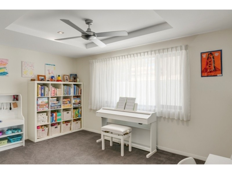 50 Back Street, Biggera Waters QLD 4216