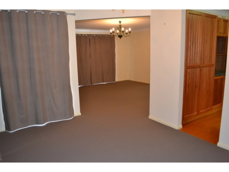 8 Greg Norman Crescent, Parkwood QLD 4214