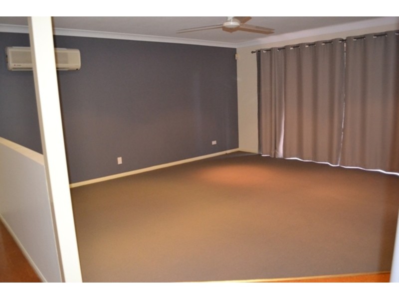 8 Greg Norman Crescent, Parkwood QLD 4214