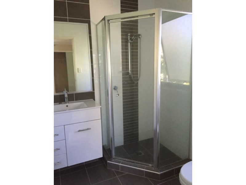 3/135 Falconer Street, Southport QLD 4215