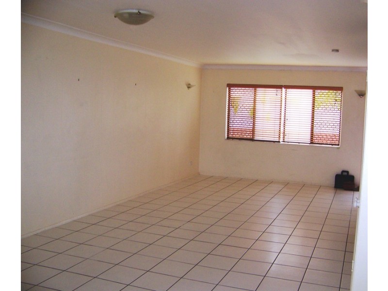 2/188 High Street, Southport QLD 4215