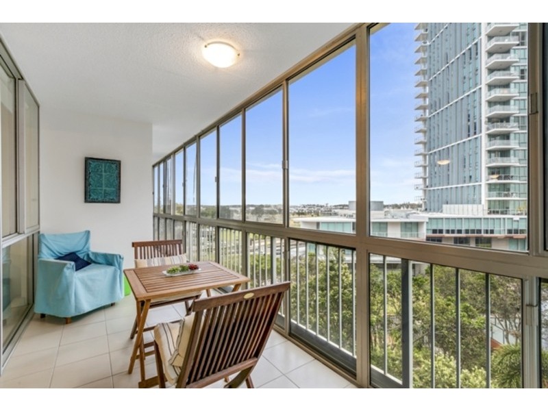 18/18 Queen Street, Southport QLD 4215