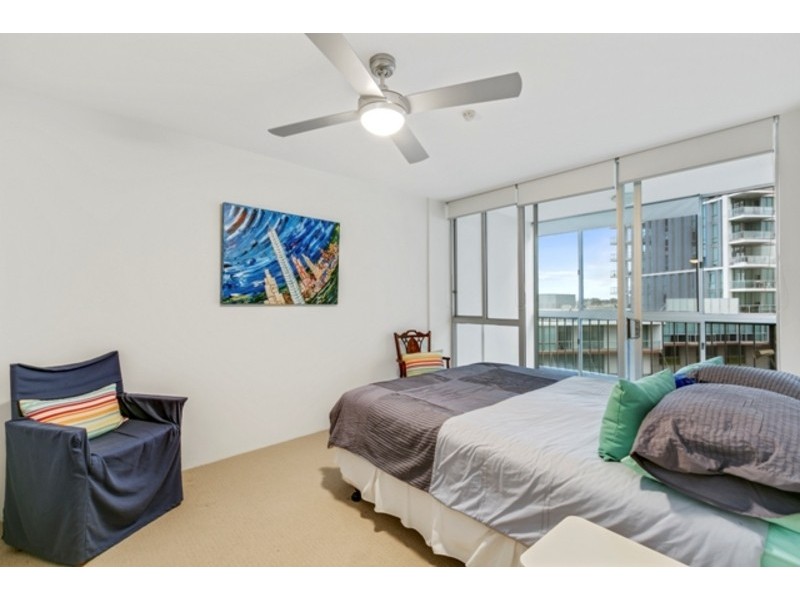 18/18 Queen Street, Southport QLD 4215