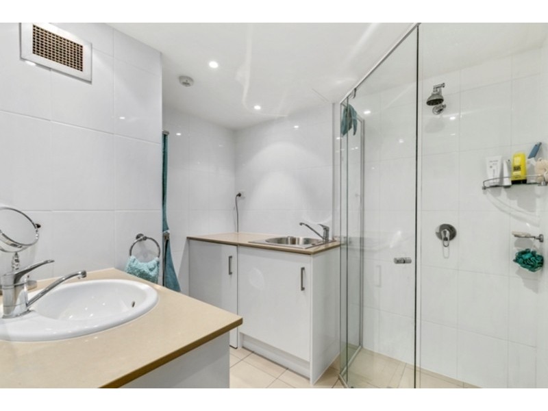 18/18 Queen Street, Southport QLD 4215