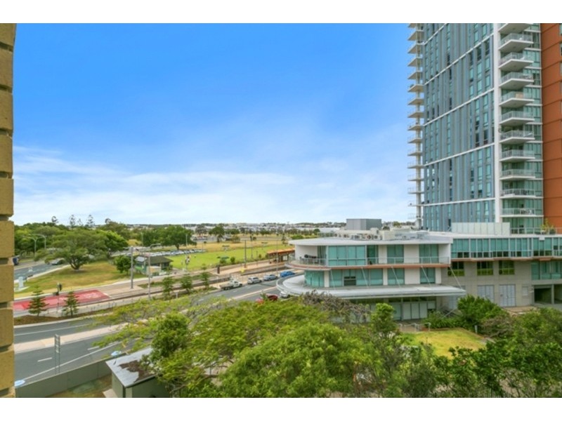 18/18 Queen Street, Southport QLD 4215